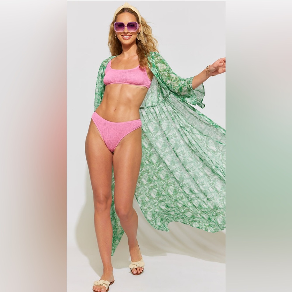 New Francesca’s Sheryll Long Tie Front Palm Print Kimono